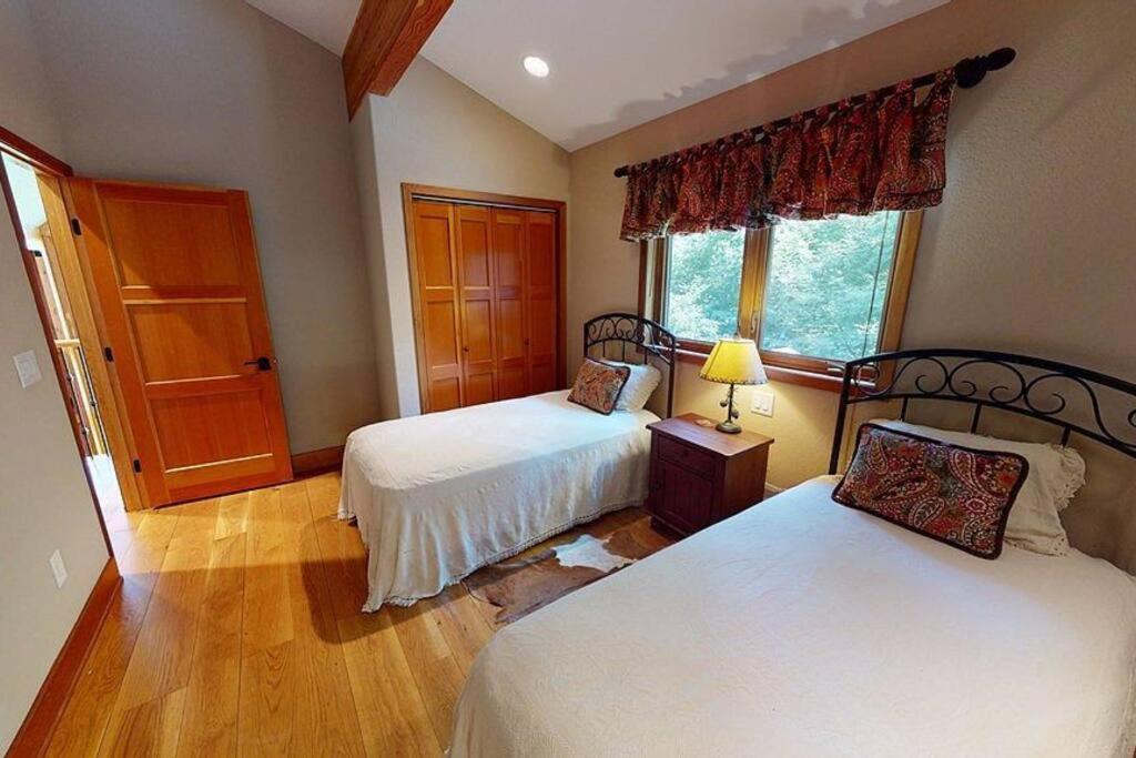 --Mountain Chalet Getaway With Breathtaking View Next To Tail Of Dragon-- Robbinsville Eksteriør billede