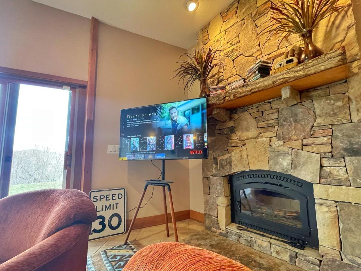 --Mountain Chalet Getaway With Breathtaking View Next To Tail Of Dragon-- Robbinsville Eksteriør billede
