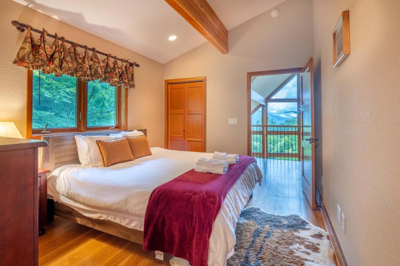 --Mountain Chalet Getaway With Breathtaking View Next To Tail Of Dragon-- Robbinsville Eksteriør billede