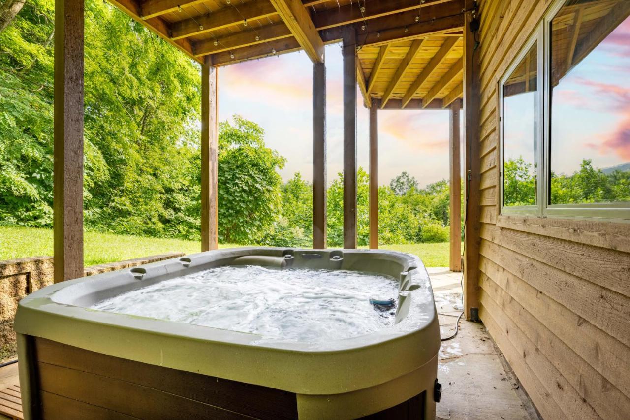 --Mountain Chalet Getaway With Breathtaking View Next To Tail Of Dragon-- Robbinsville Eksteriør billede